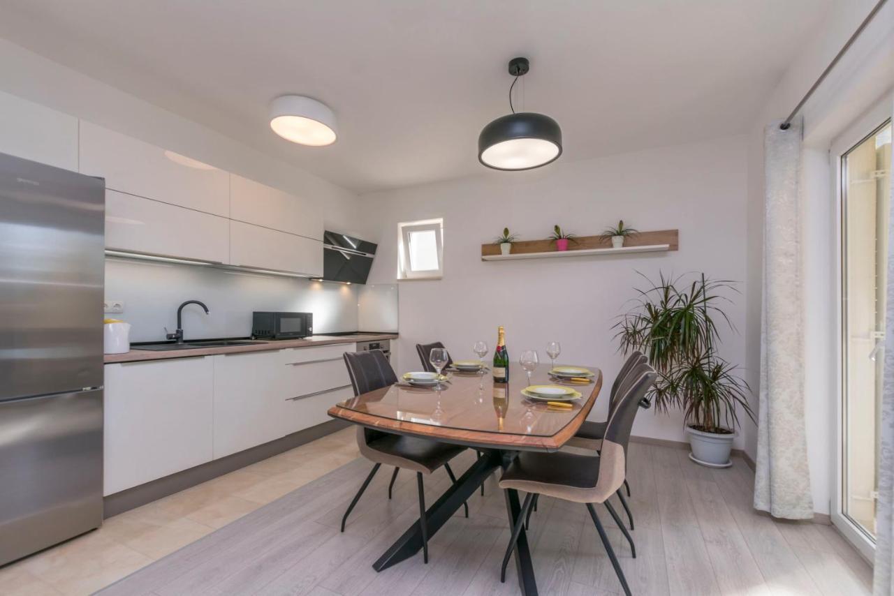 Apartment Dora Duće 외부 사진